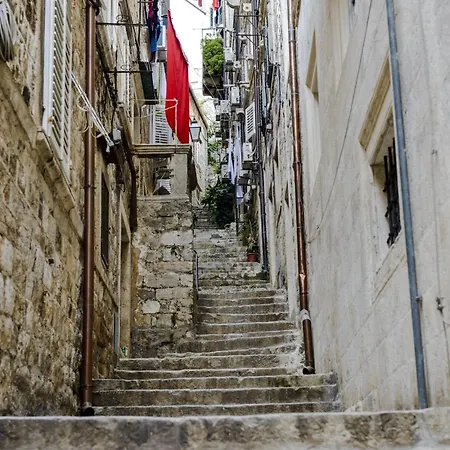 Minerva - One Bedroom A1 Apartamento *