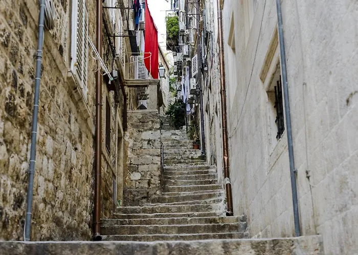 Minerva - One Bedroom A1 *